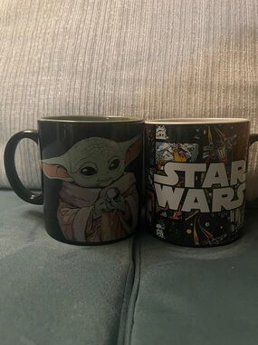 Star Wars Baby Yoda (Grogu) & Star Wars Graphic Mug Set - Black